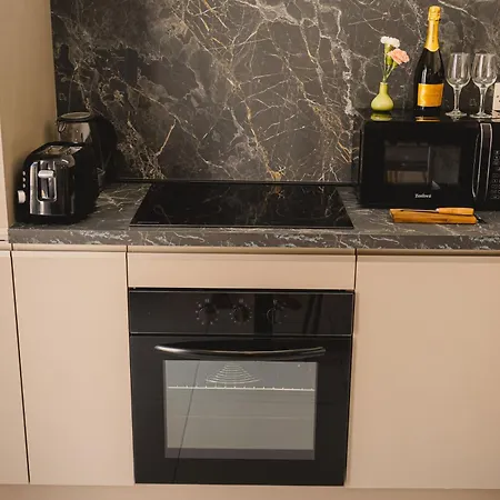 Stylish 2bed Unit 50m From Seafront! Wifi And Washer Lejlighed Gzira